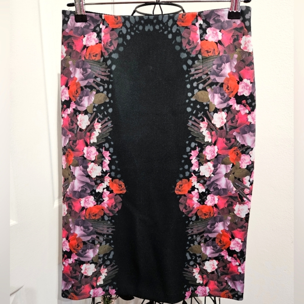 Flower pencil‎ skirt